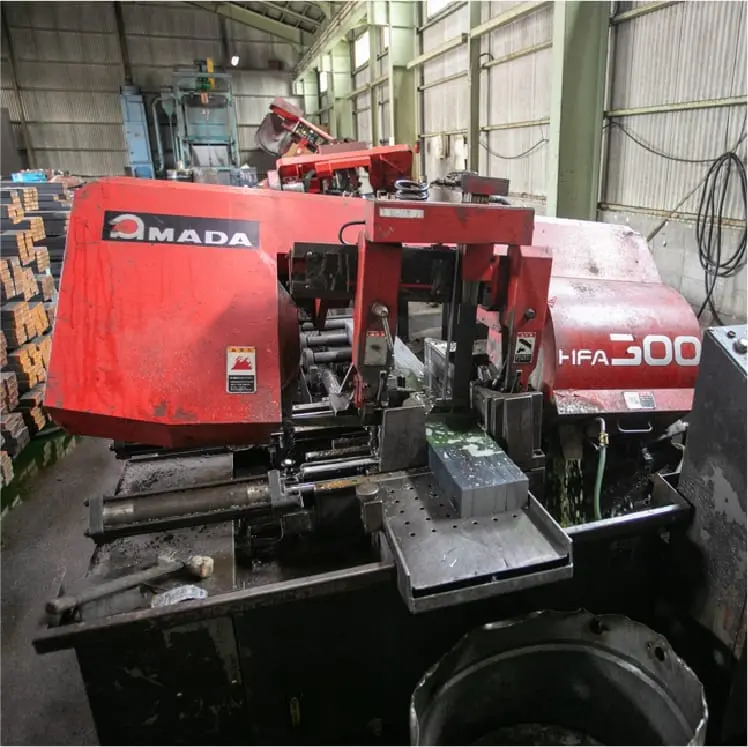 ノコ切断機 (AMADA HFA300)